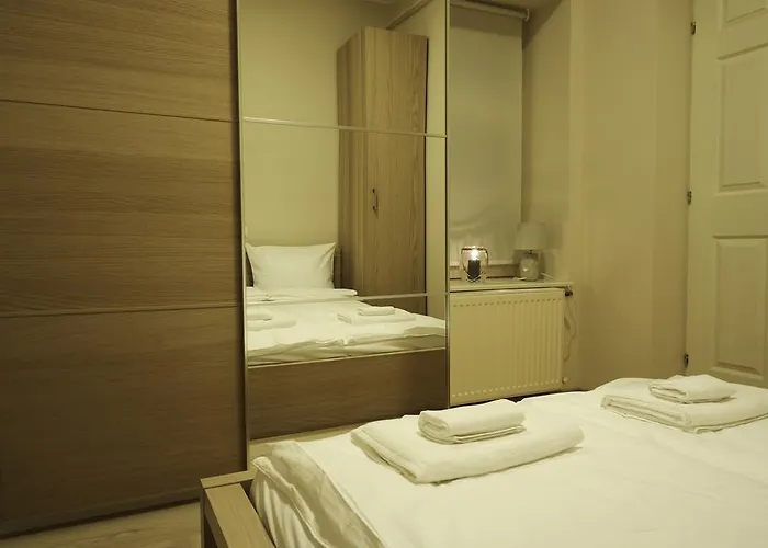 Karolyi Garden | Hostaid Apartman *