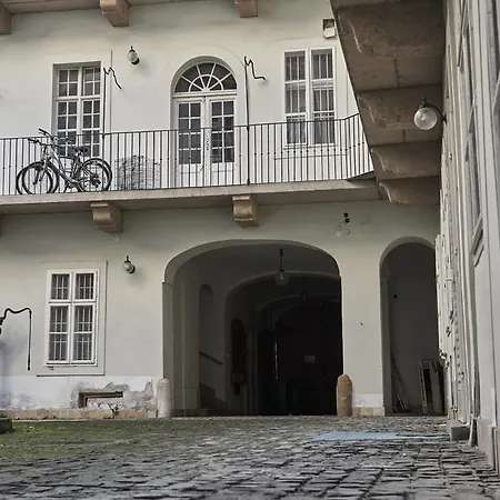 Apartman Karolyi Garden | Hostaid Budapest