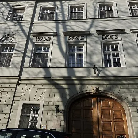 Karolyi Garden | Hostaid *