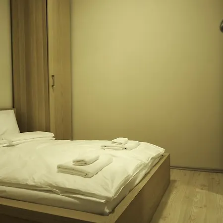 Karolyi Garden | Hostaid